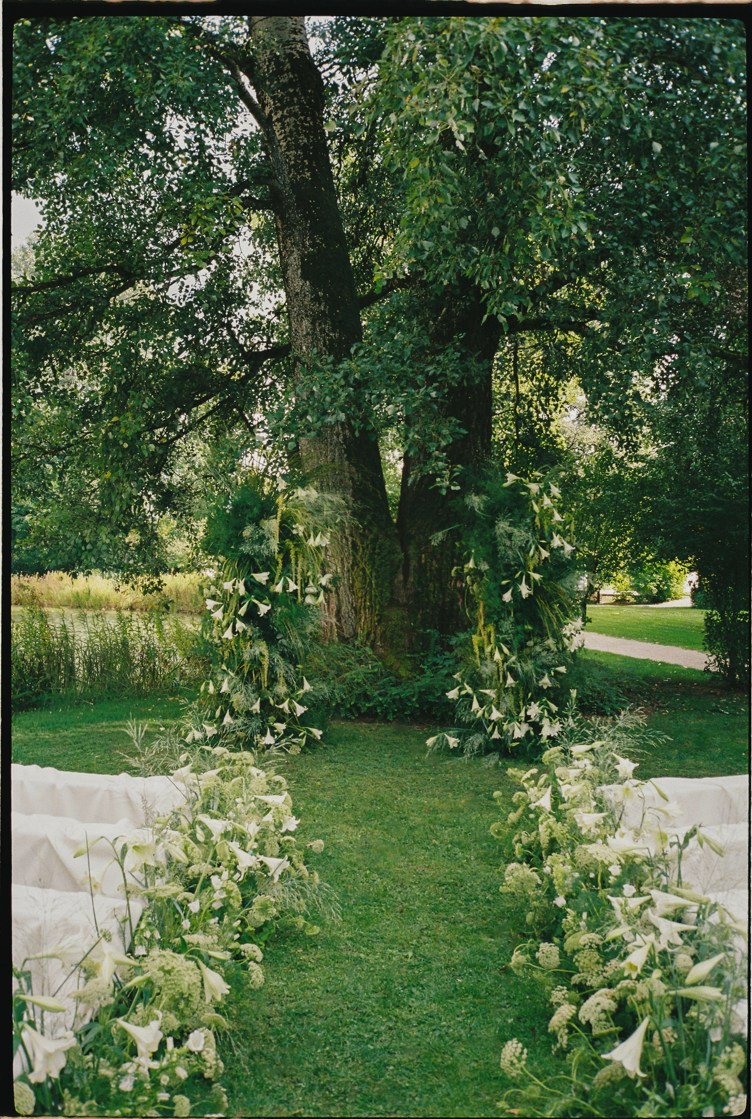 MUNICH WEDDING _ ANALOG FRANZISKA BITSOLIS_MEIKE RUPP_ALLE-19-2.JPG