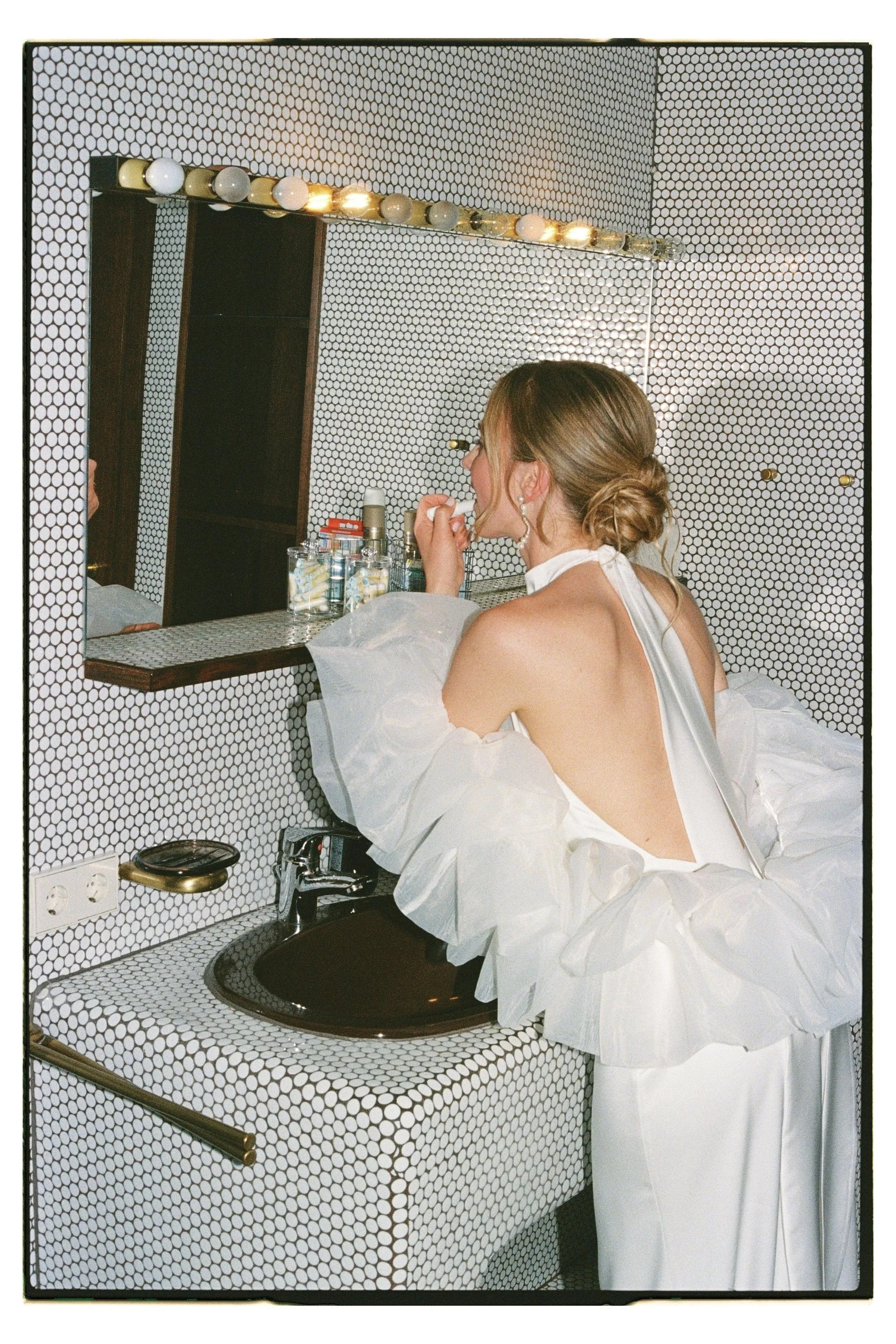 A + B / CITY WEDDING IN MUNICH AT ANAGRAM HAUS IM TAL