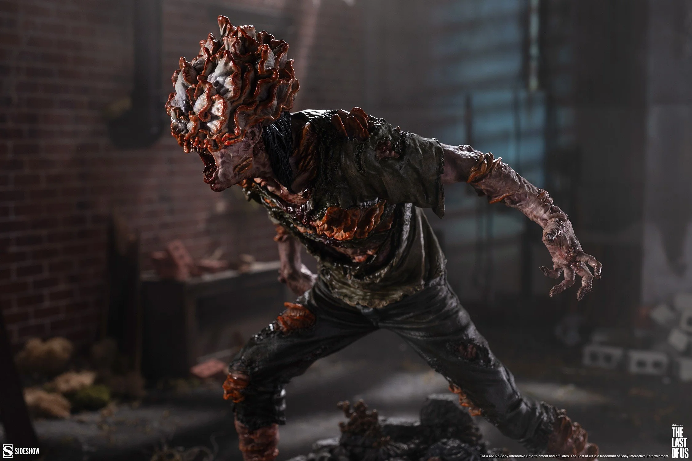 sideshow-collectibles-the-last-of-us-clicker-statue-gallery-68d5ca3f429bb.jpg