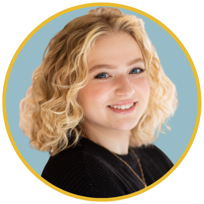 Circular image of Rachael Marglous with light blue background with yellow outline