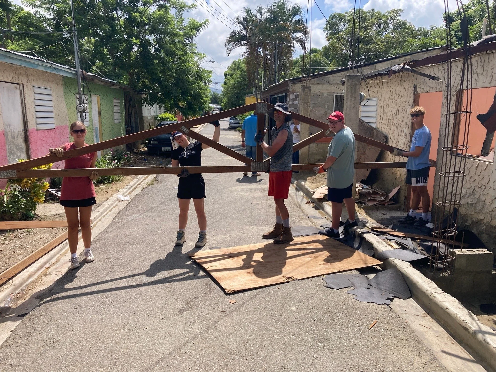 College credits don&rsquo;t have to come from sitting in a lecture hall five days a week.

At Converge, students earn 30 transferable college credits while serving in real opportunities. 

Classroom learning matters.
But so does hands-on formation.

