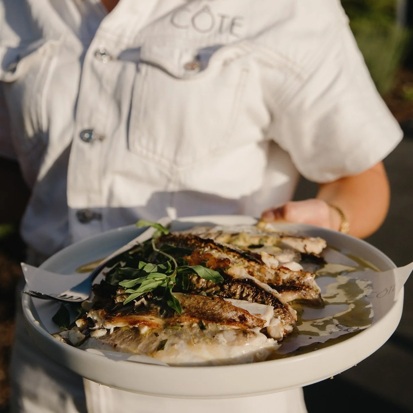 Crispy skin snapper on our Milos Main Plates 🐟
&nbsp;
Caterer @cotenewzealand
&nbsp;
.
.
.
#foliohire #weddingreception #weddingideas #tablewaredelivered #nzweddings #snapper #seafood