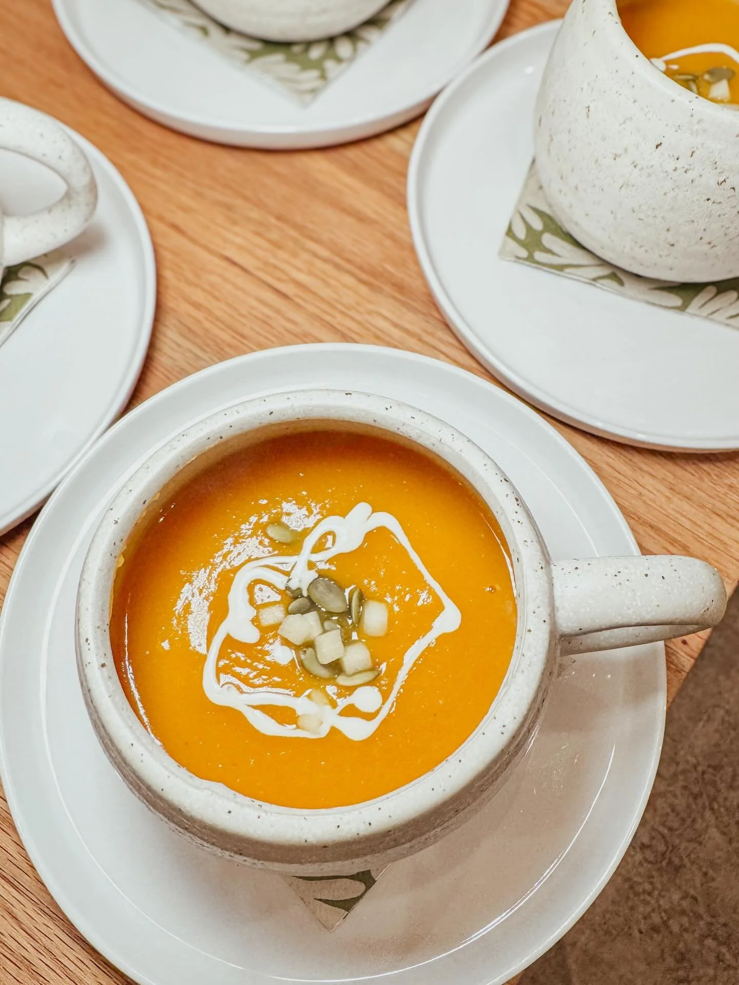 Sunshine in a bowl ☀️🥣 Butternut squash heaven!

#dinnerparty #highlandsnc #privatechef #butternutsquash #sageandspiritcoevents