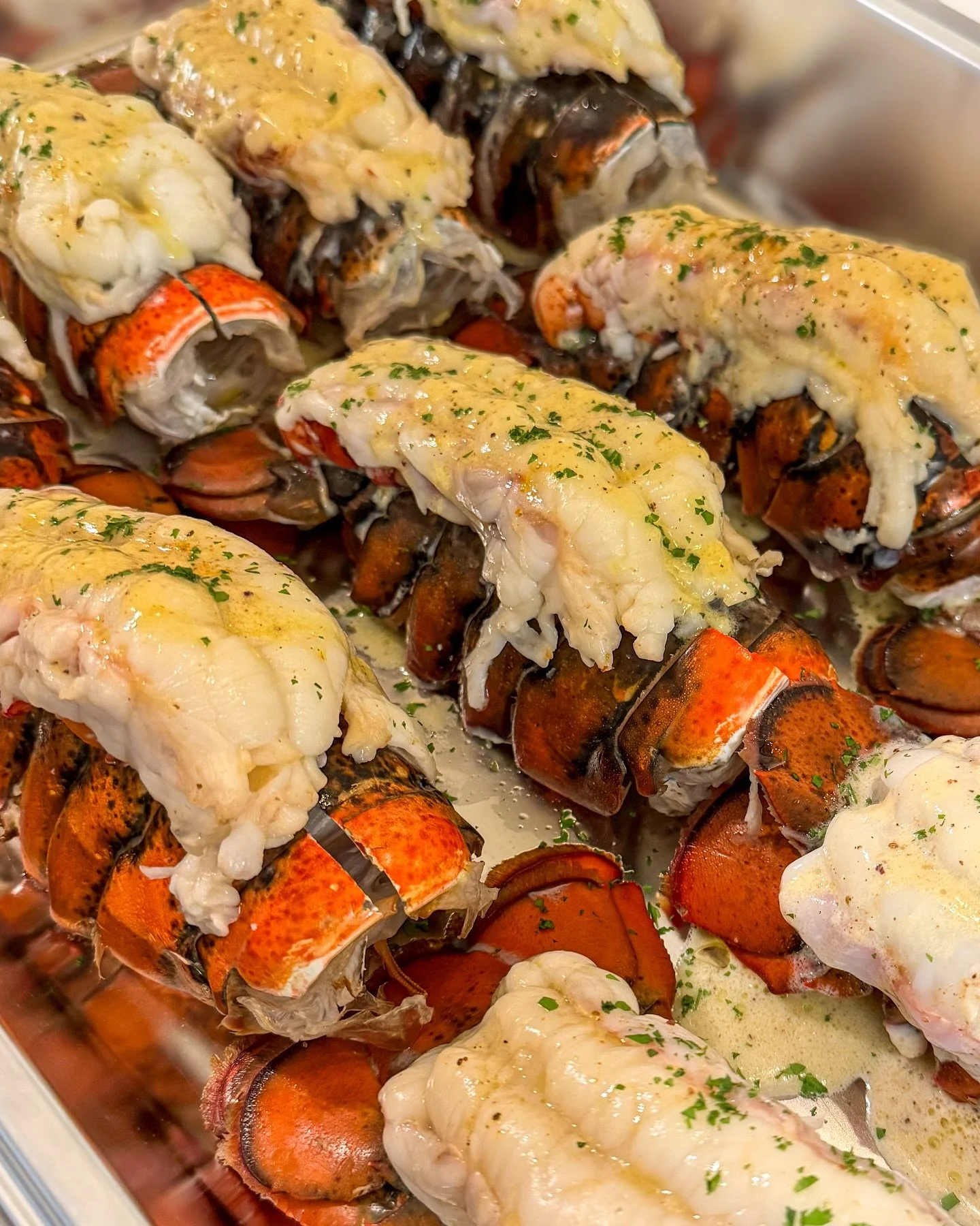 Yes, yes, and 🐚 yes! Pass the butter please 🤤🦞🙏🏼
.
.
.
 #privatechef #summervibes #dinnerinspo #elevateddining #mainelobster #privatecheflife #sageandspiritcoevents
