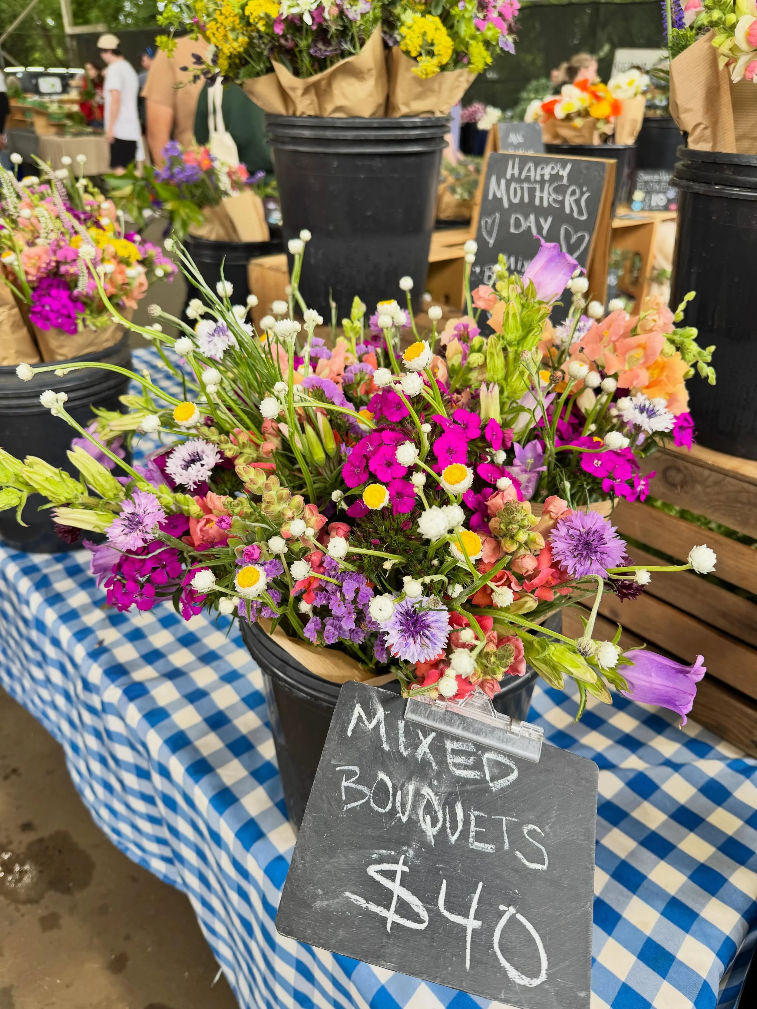 Fresh flowers, spring veggies, and a slow Saturday morning at the Athens Farmers Market 🌿🍓🫜🥚🥐

#personalchef
#farmersmarket 
#weeklymealprep 
#sageandspiritcoevents 
#athensga