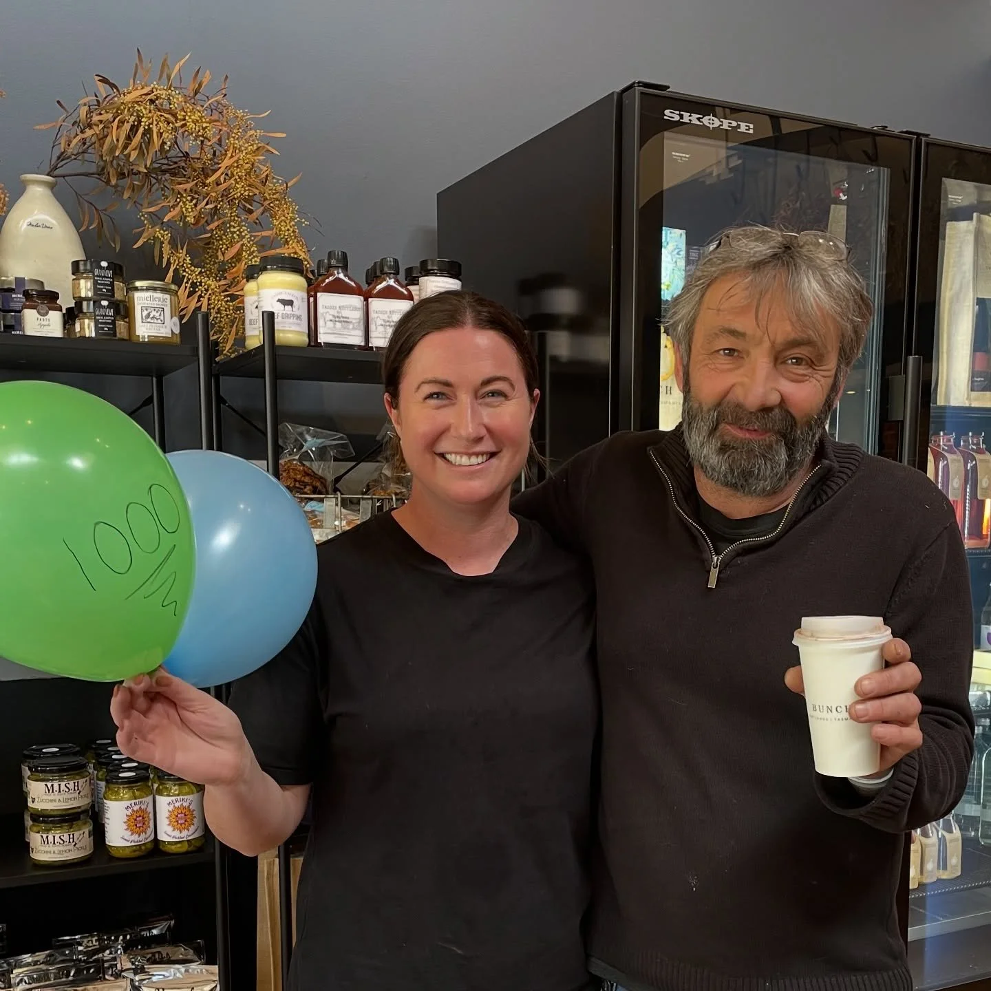 Club 1000 🏆
Our absolutely fabulous manager — Sparkly Sarah — had the honour of making our legendary customer, Kevvy K, his 1000th coffee ☕️
So much to celebrate!
While some of the Bunch crew were glammed up at the Hospitality Tasmani
