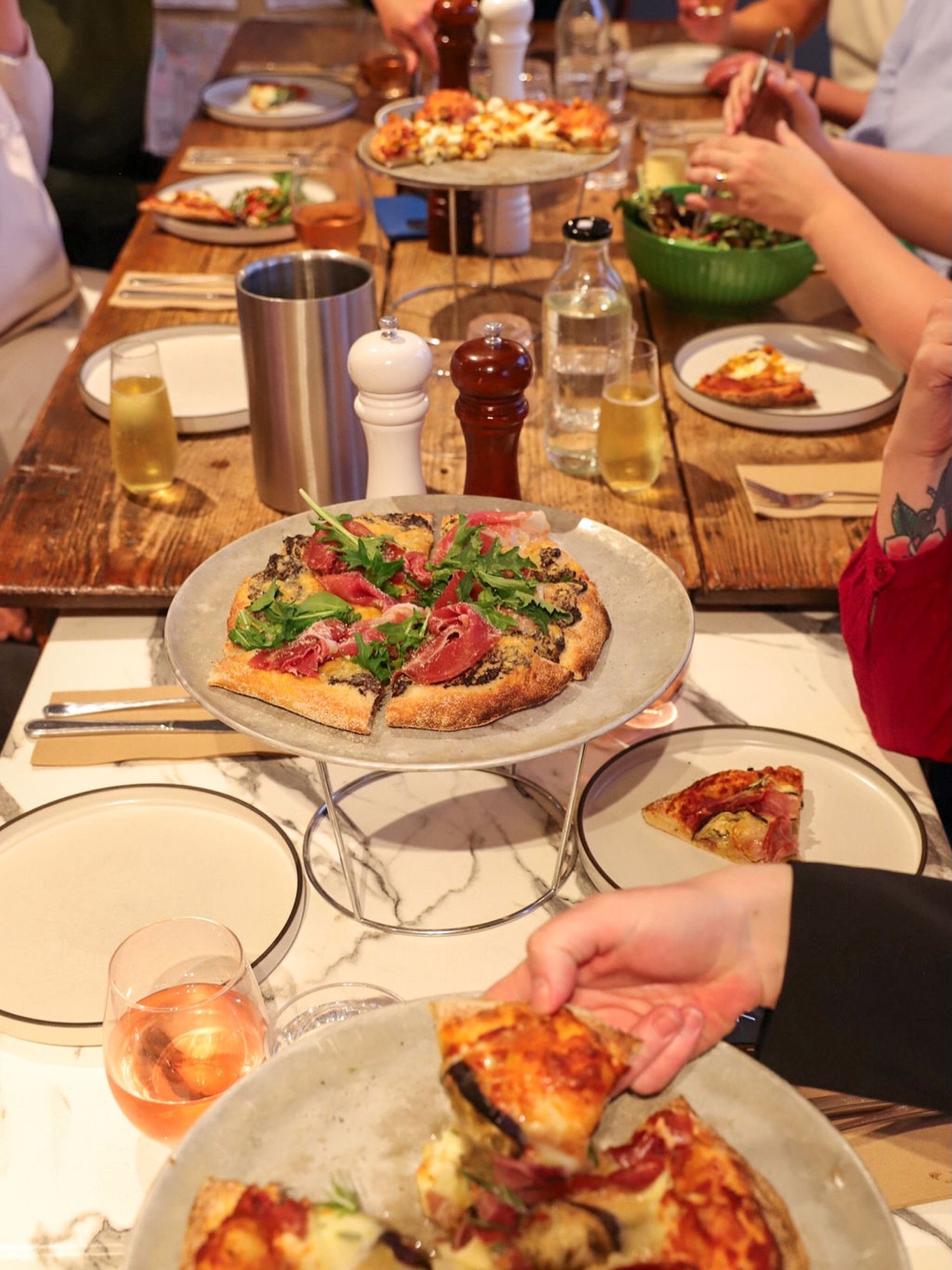 We&rsquo;re OPEN all regatta long weekend at Bunch Oatlands and the woodfire is rolling 🔥🍕

Come settle in and enjoy your favourites - plus our Mediterranean woodfire slow-roasted lamb special pizza&hellip; rich, tender and packed with flavour.

Pe