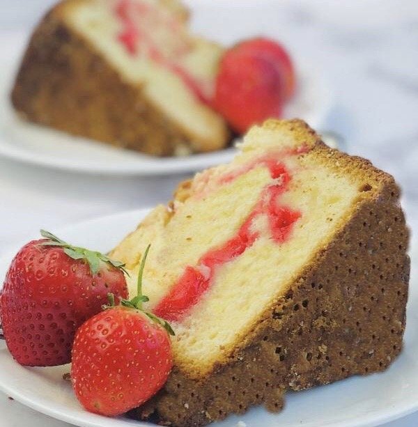 STRAWBERRY POUNDCAKE 4.jpg