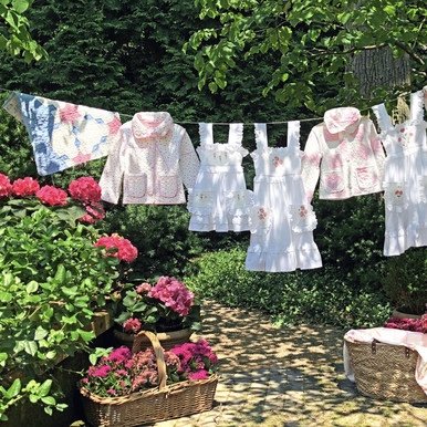 COUNTRY COTTAGE CLOTHESLINE 1.jpg