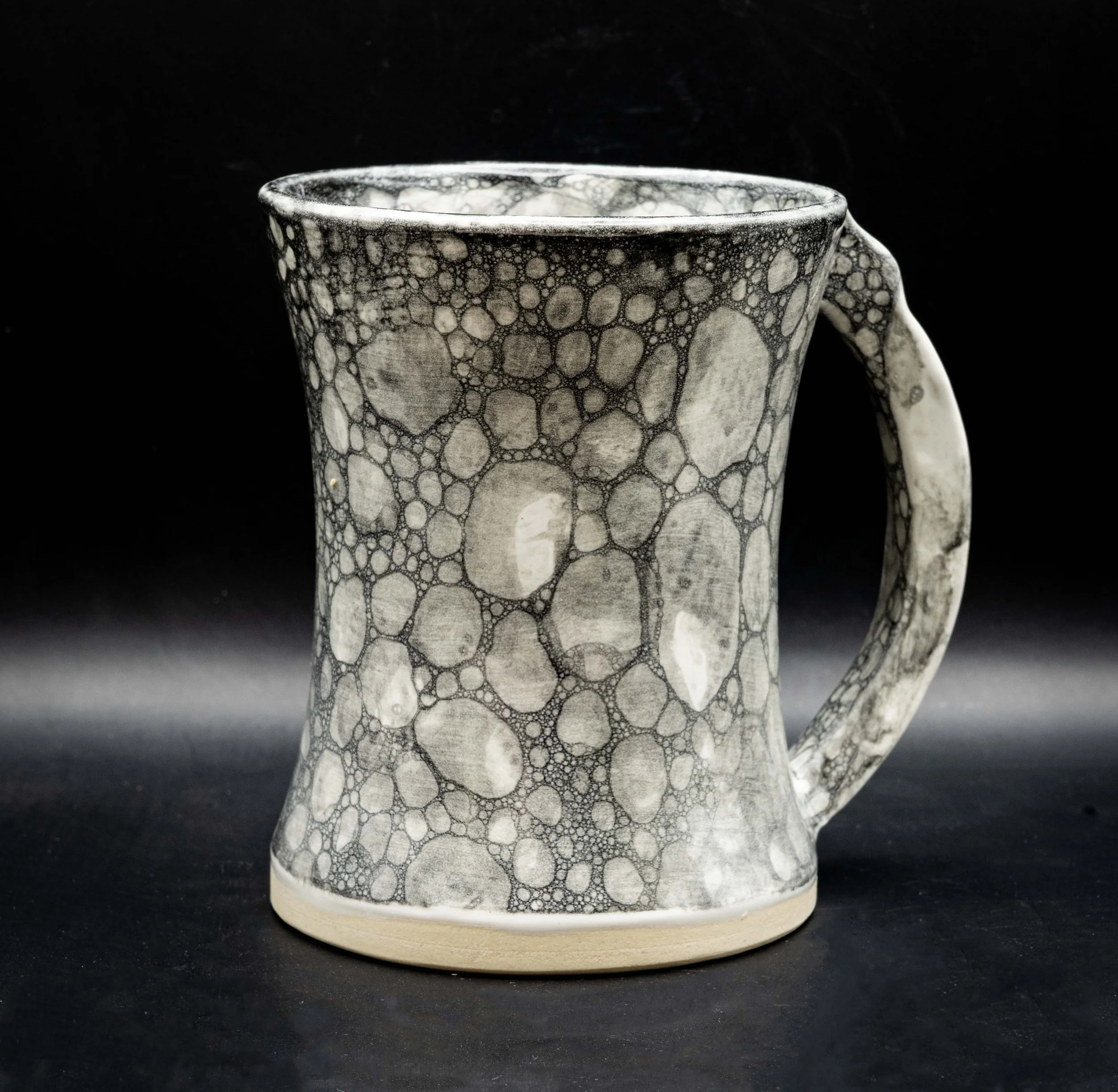 hourglass bubble glaze mug - black.jpg