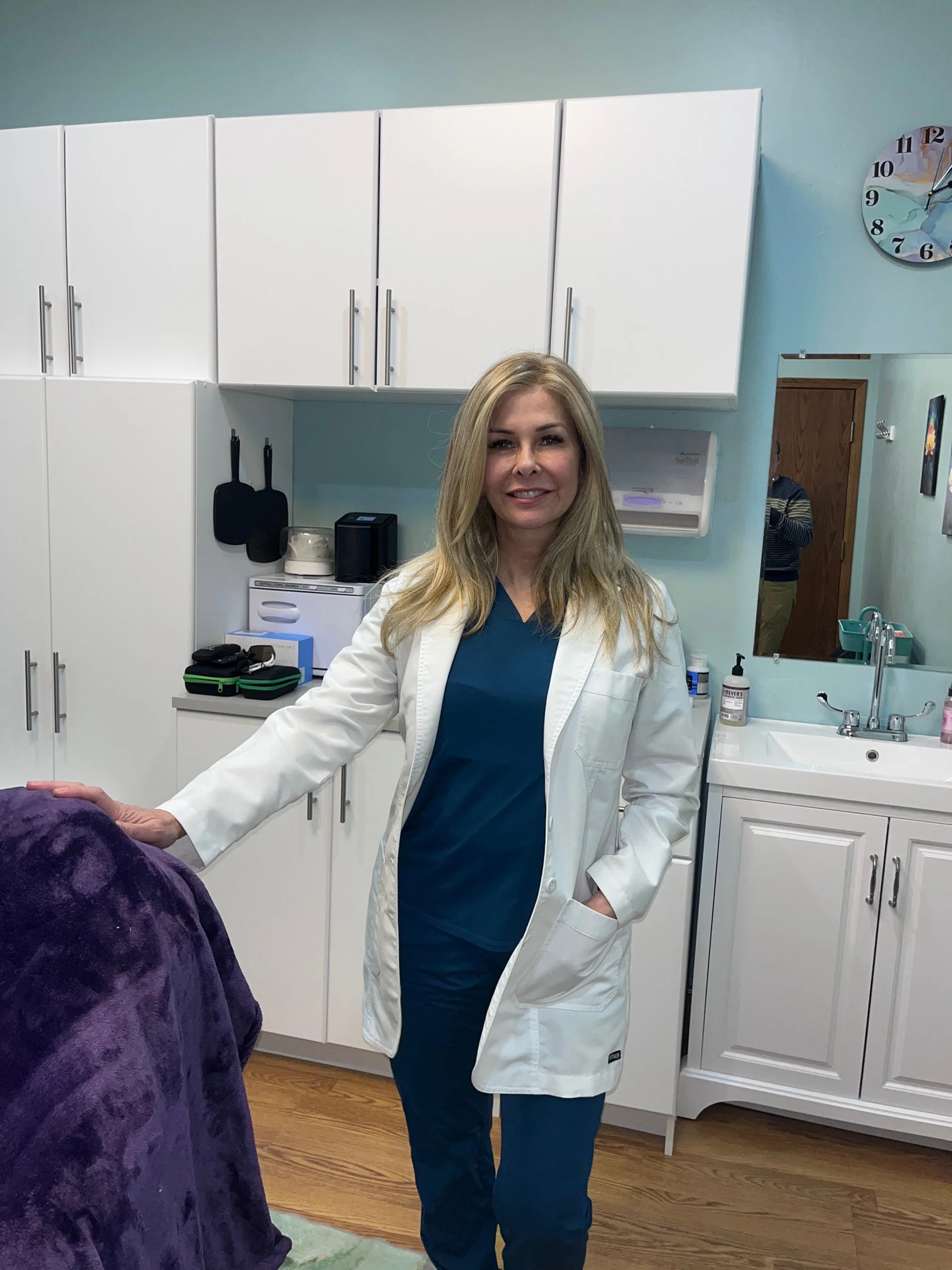 Dr Lisa Allen, Cosmetic Surgeon and Board Certified Physican