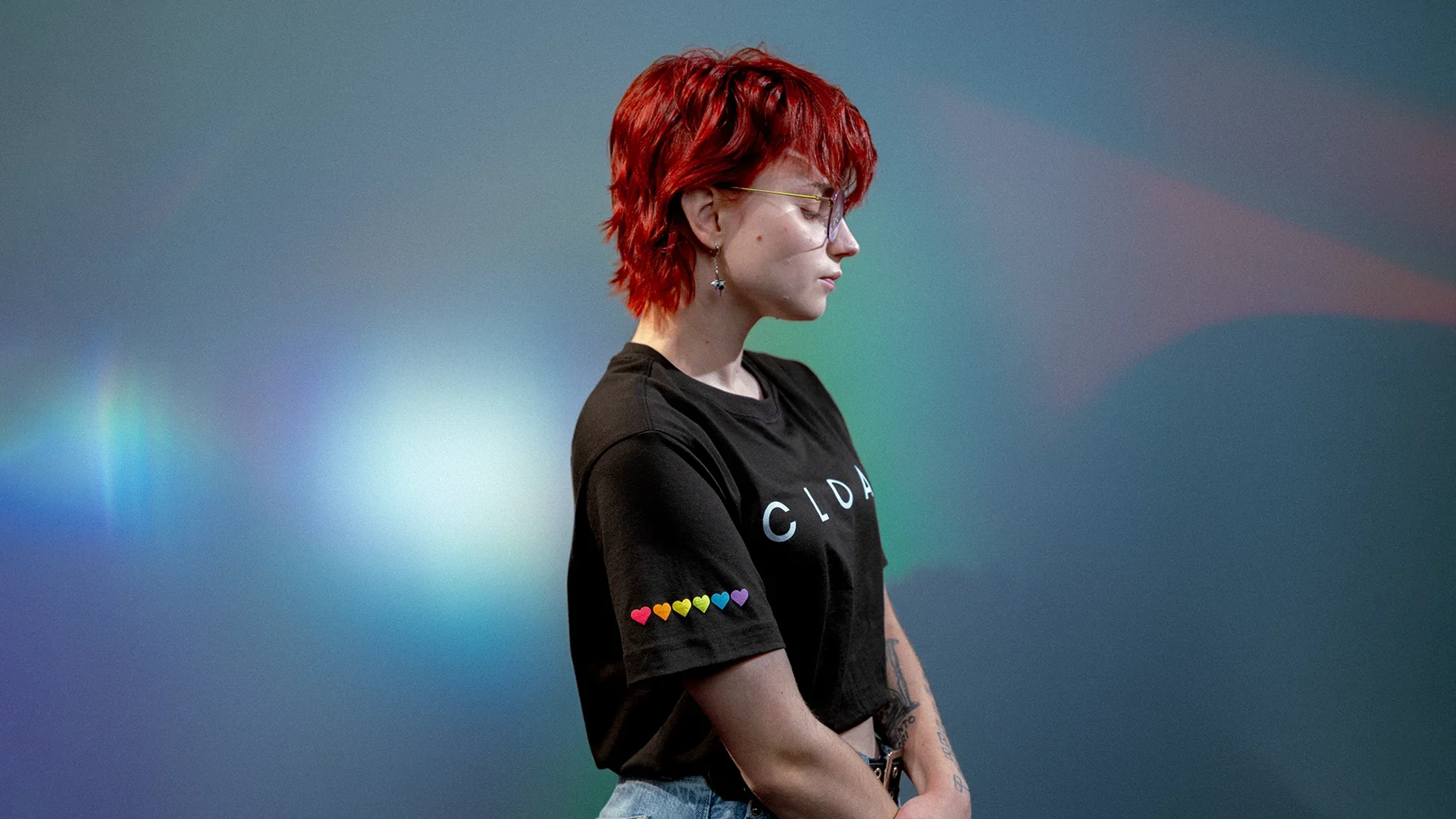 pridetee_ecom_side.webp