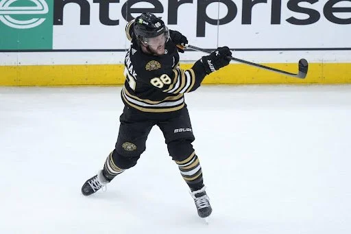 Bruins Defeat Avalanche with Pastrnak Hat Trick&nbsp;