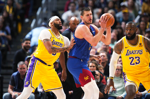 Nuggets Outshine Lakers in Western Conference Showdown