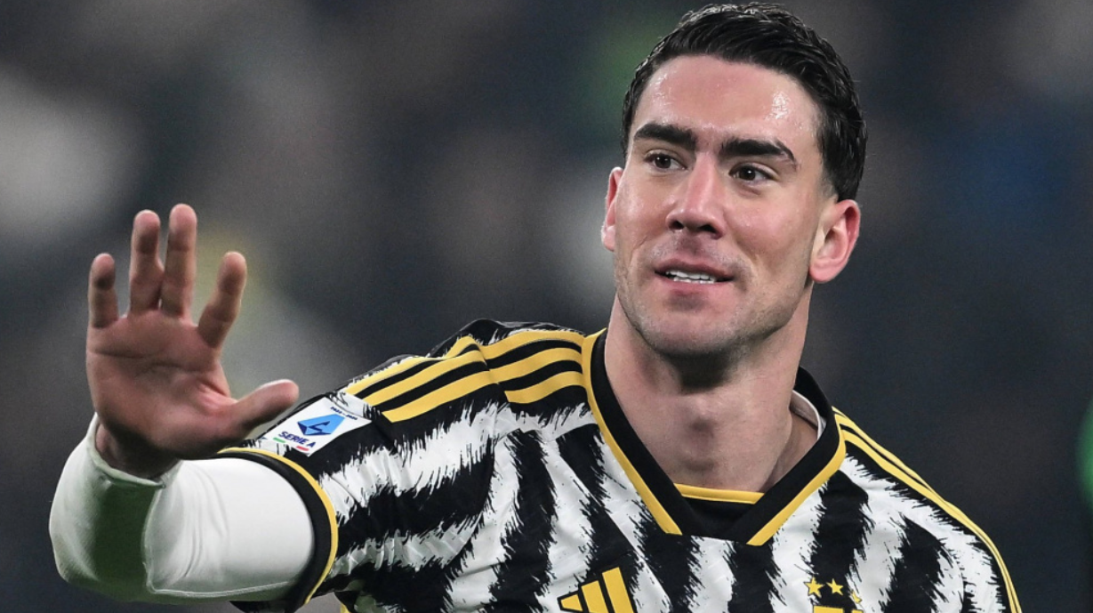 Juventus Hoist Coppa Italia Trophy