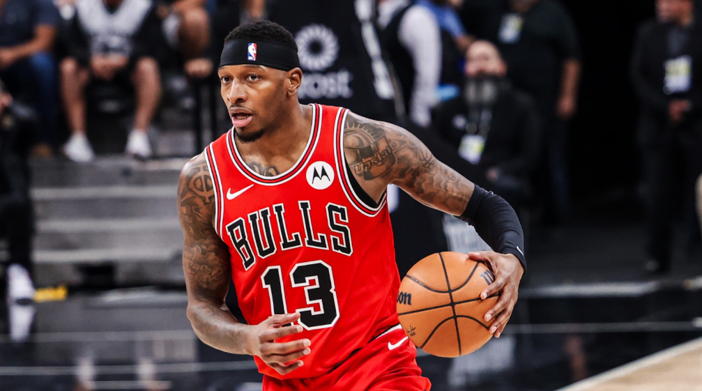 Torrey Craig Stays with the Bulls After Exercising Option