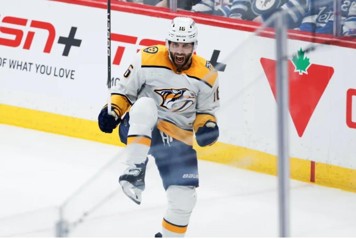 Five-Time 20-Goal Scorer Signs with the Sabres