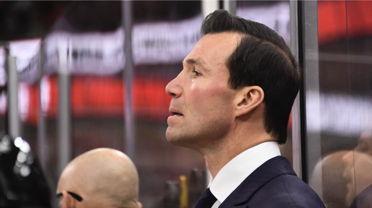 Blackhawks Fire Coach After 8-16-2 Start to Season