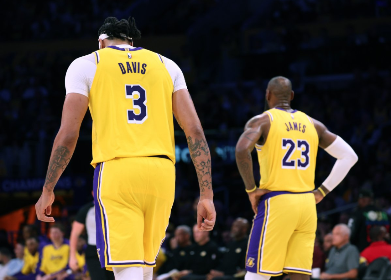 Expectations High, Pressure Mounting: Will the Lakers Rise or Fall?