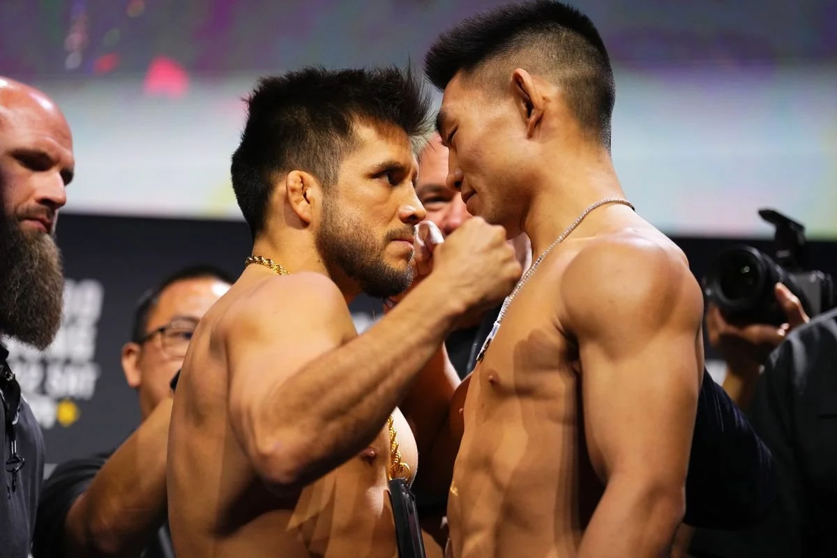 A Double Eye Poke Ends the Main Event in Round Four