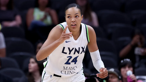 Bueckers Home Debut Spoiled by Lynx