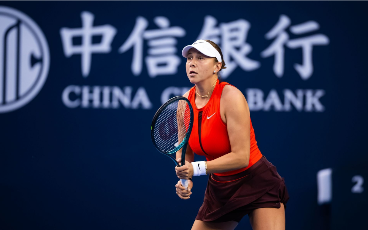 U.S. Open Finalist Pushes Past 36-Year-Old Local to Continue Winning China Open Quest