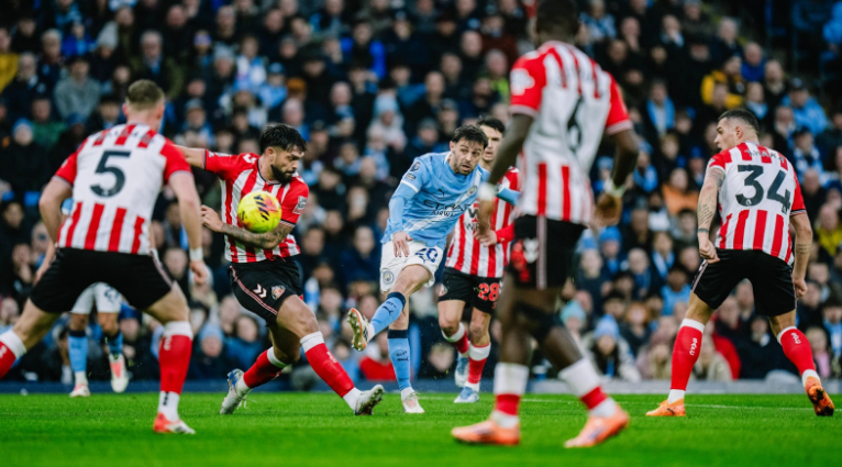 Pressure at the Stadium of Light: Can Sunderland Stall Manchester City’s Title Surge?