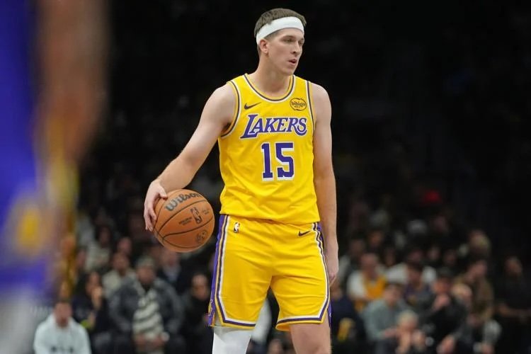 Lakers Decisively Defeat the Nets as Star Shooting Guard Returns