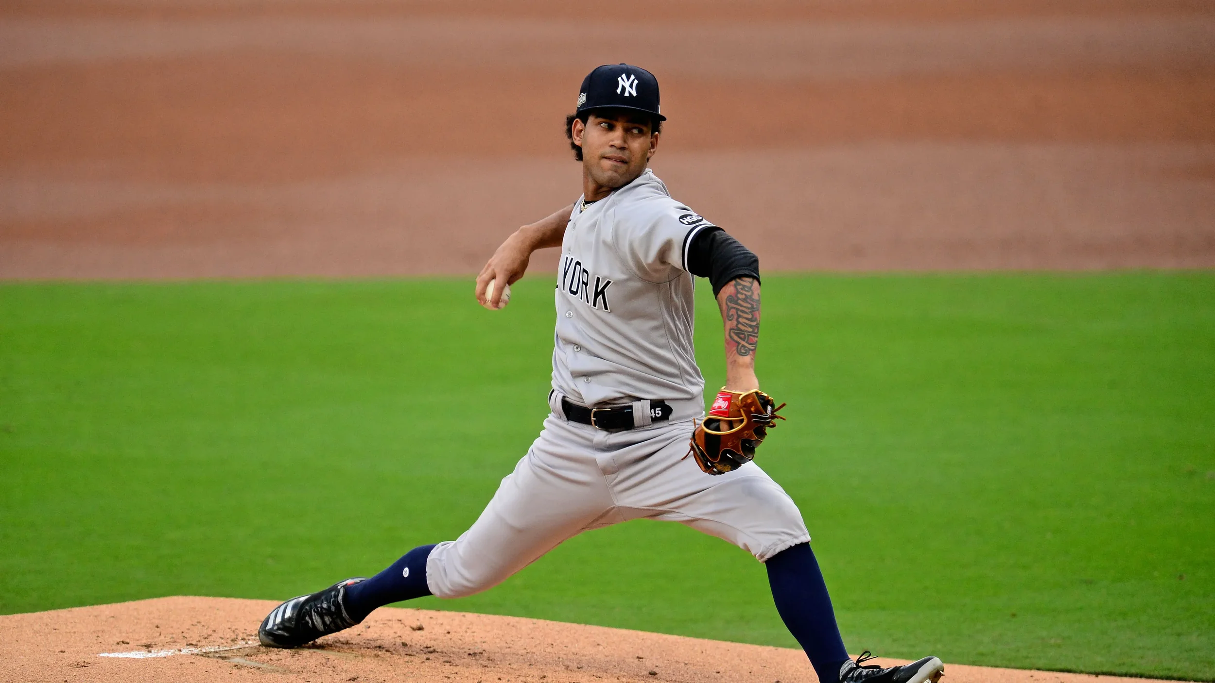 Yankees Young Hurlers Are Opening Eyes in Spring Training