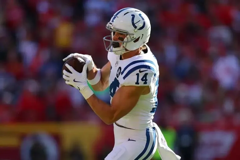 Former Bearcats Superstar Receiver Re-Signs with the Colts