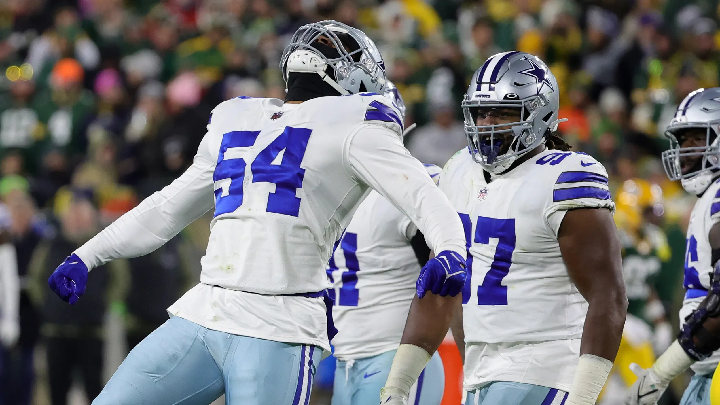 Explosive Young Edge Defender Re-Signs With the Cowboys