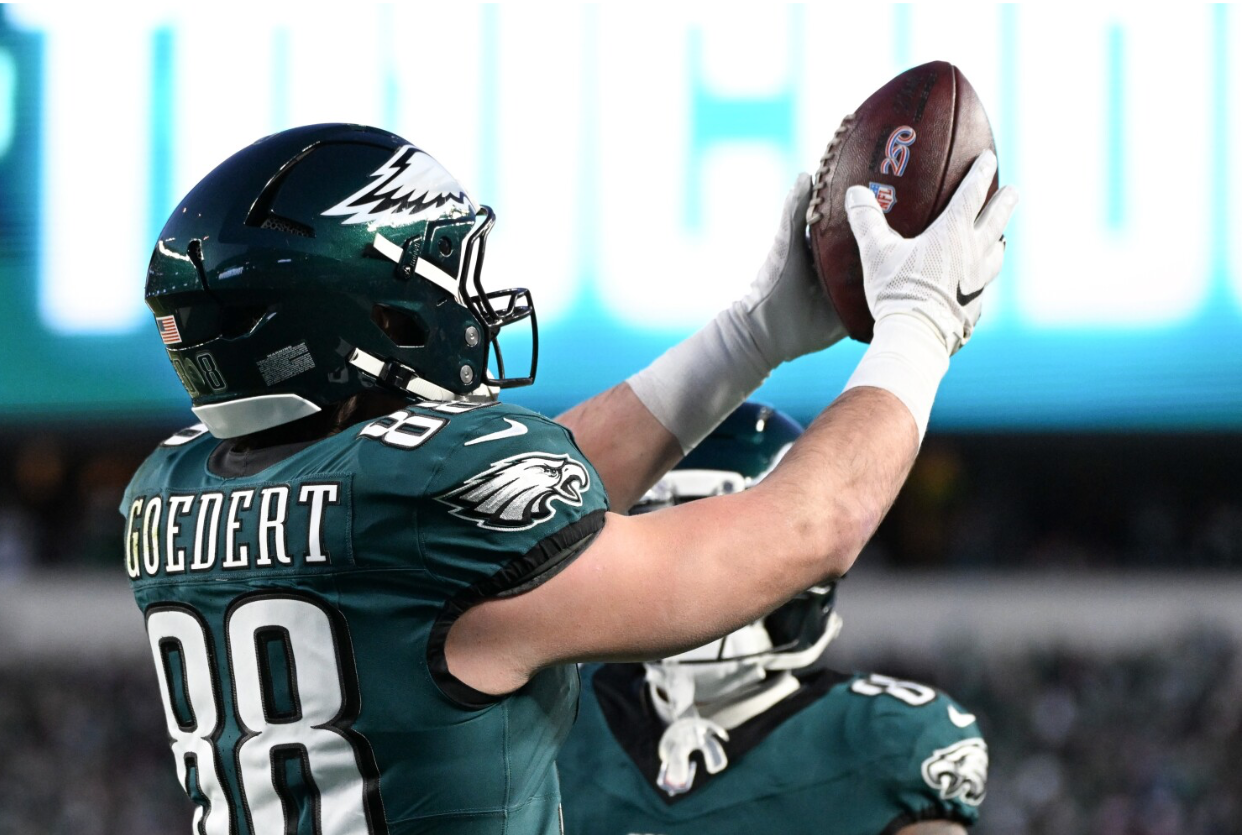 31-Year-Old Veteran Tight End Reaches Deal to Return to the Eagles