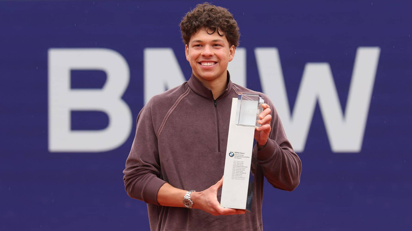 Can a 23-Year-Old American Continue a Successful 2026?