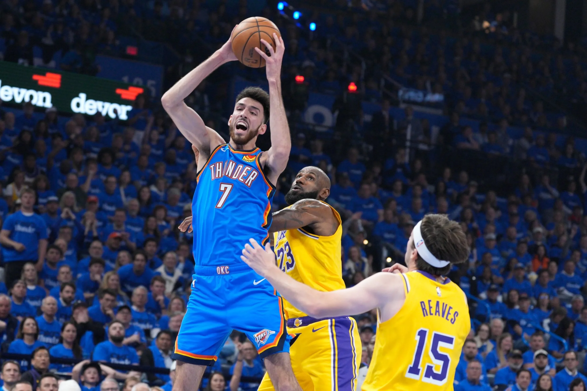 The Thunder Strike Down the 25-26 Lakers in Dominant Fashion to Secure Game One