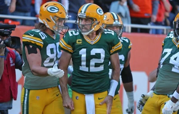 What the Signing of a 32-Year-Old Tight End Means for Pat Freiermuth’s Future with the Steelers