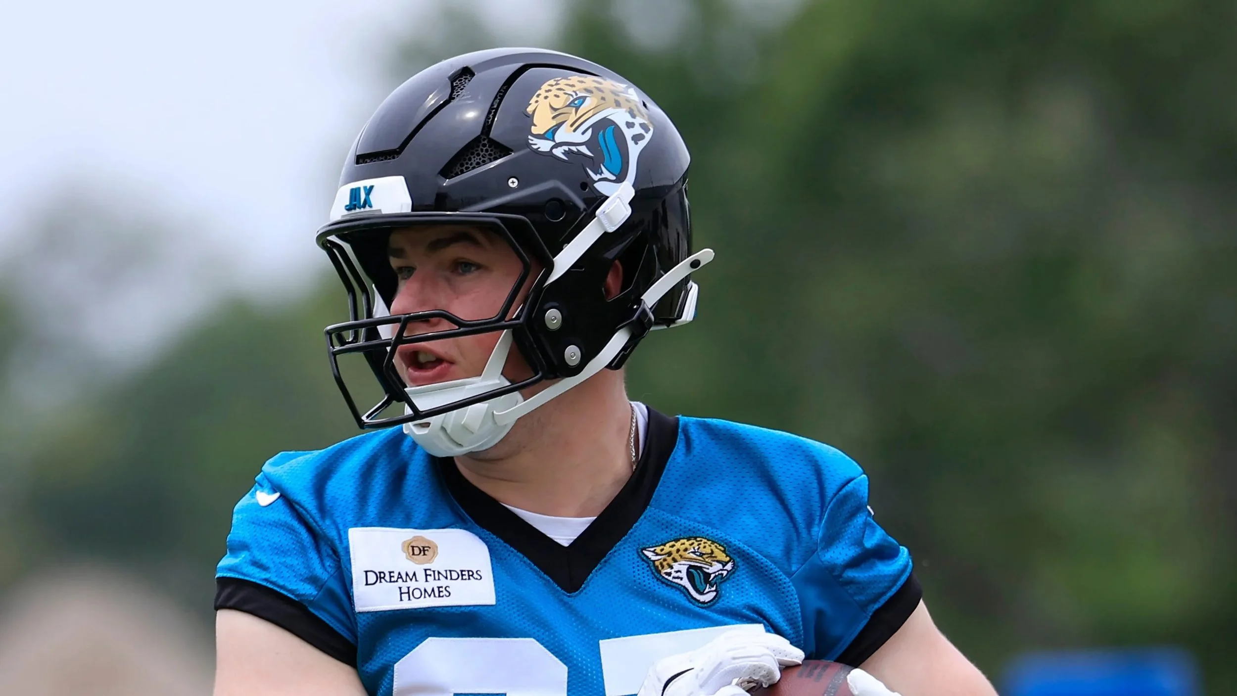 Why the Jaguars Have a Dilemma at Tight End Entering 2026