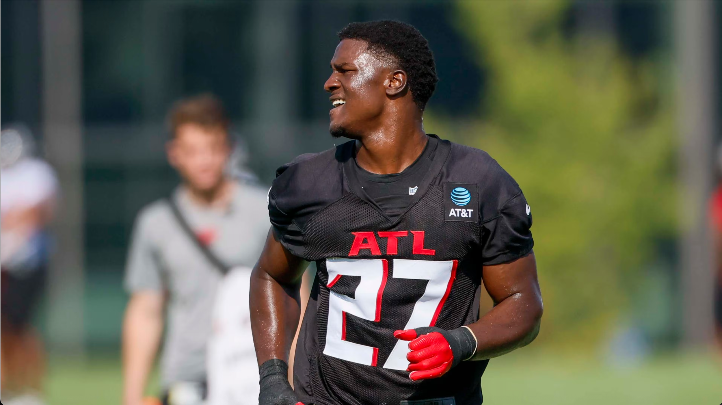Can the Falcons Stand Out 22-Year-Old Edge Rusher Keep a Clear Head for the 2026 Season?