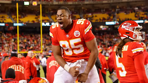 A Rebuilt Interior Defensive Line Has Chiefs Fans Hopeful Yet Concerned for 2026