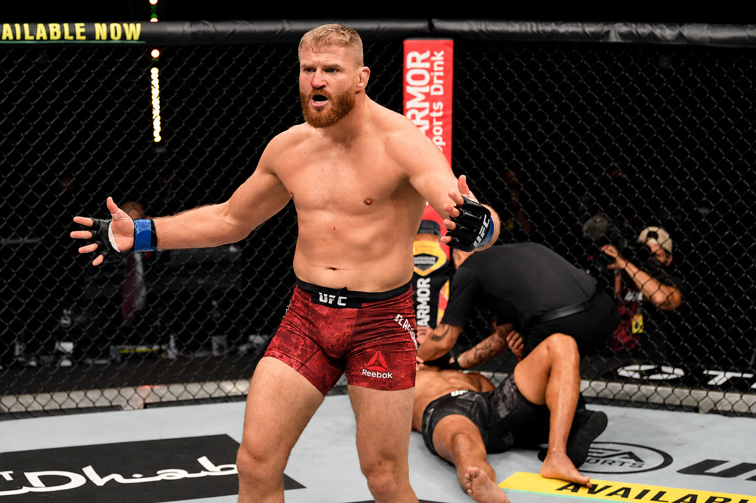 UFC Fight Night 287: 43-Year-Old Berates Hopeful Navajo Stirling