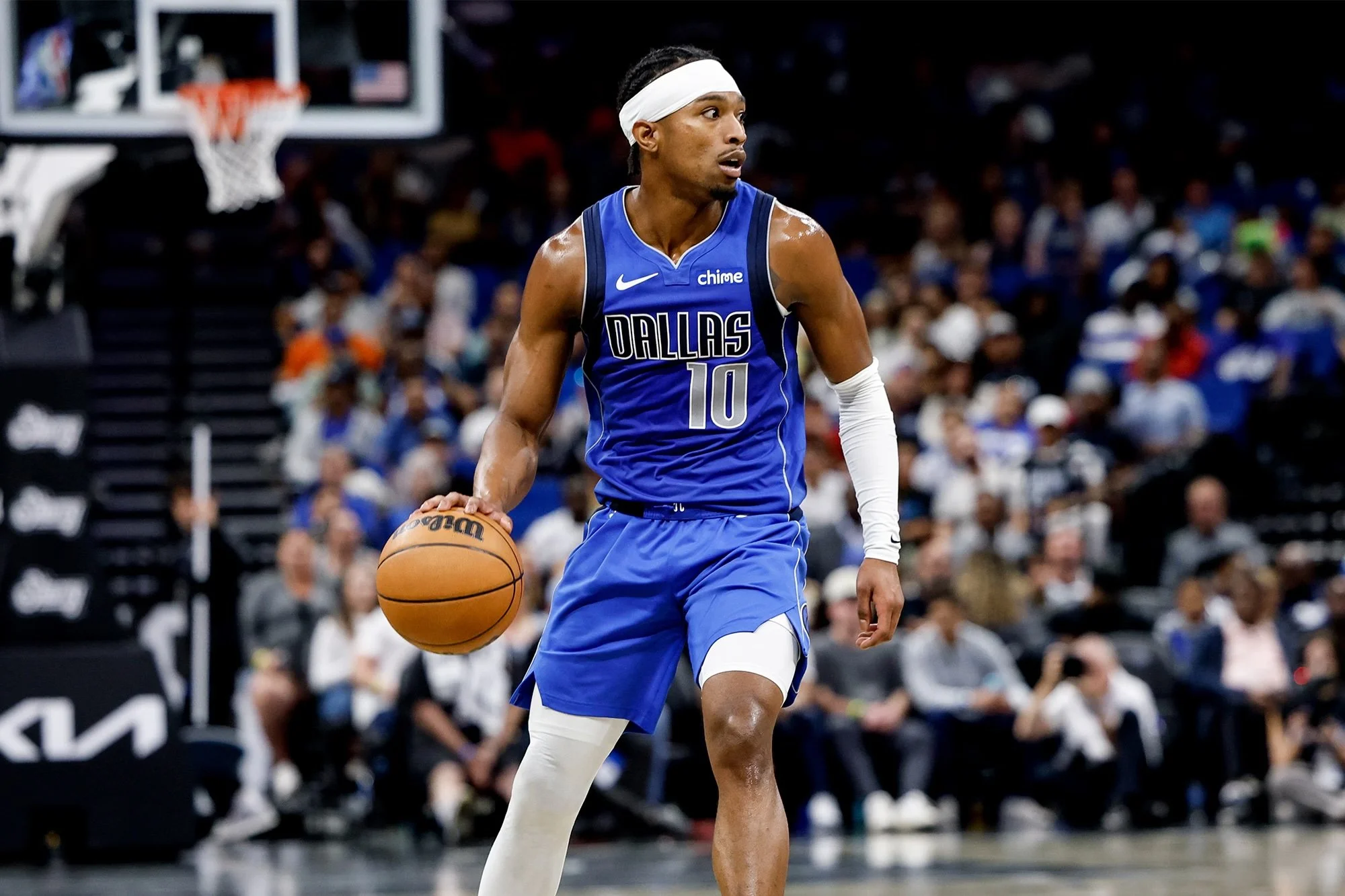 26-27 Warriors Sign Former Mavericks 26-Year-Old Guard