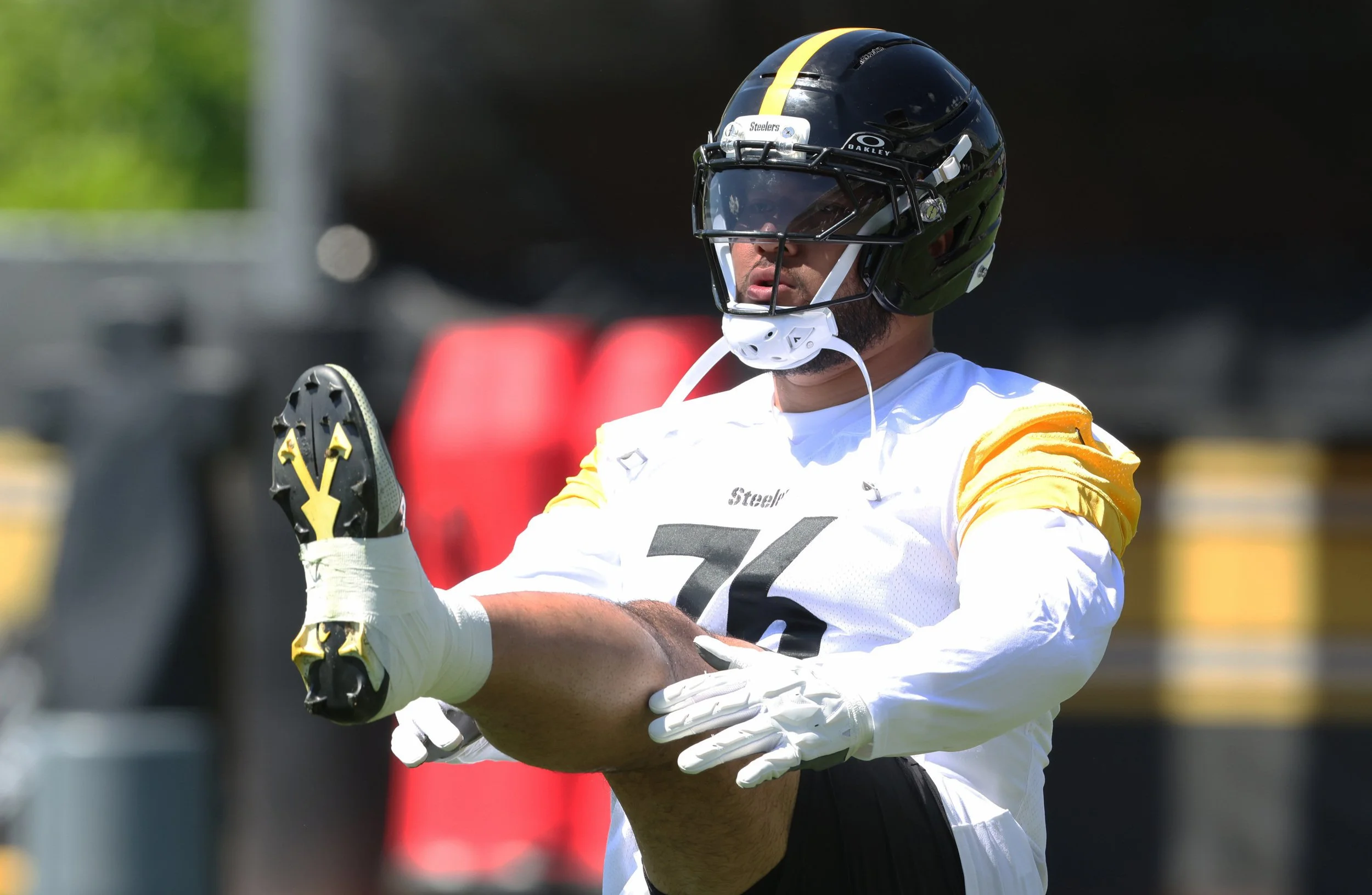 Ben Roethlisberger & Charlie Batch Call for the Steelers to Start Their 2026 First-Round Pick