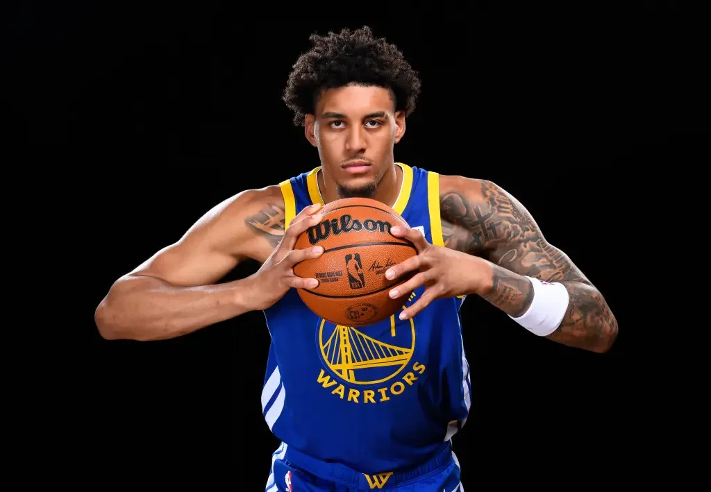What to Expect When the 26-27 Warriors Travel to Los Angeles for Preseason Action Against the Lakers
