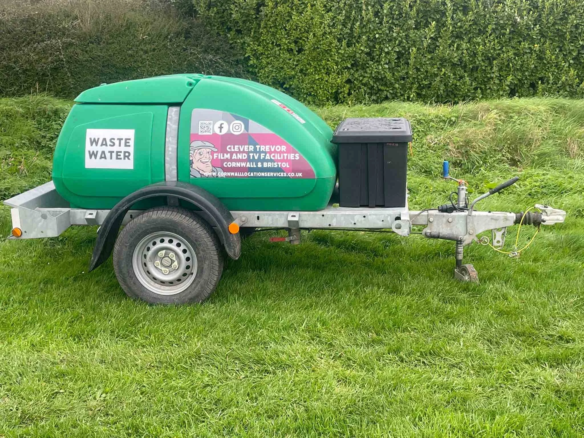 Waste water bowser for tv and film sets