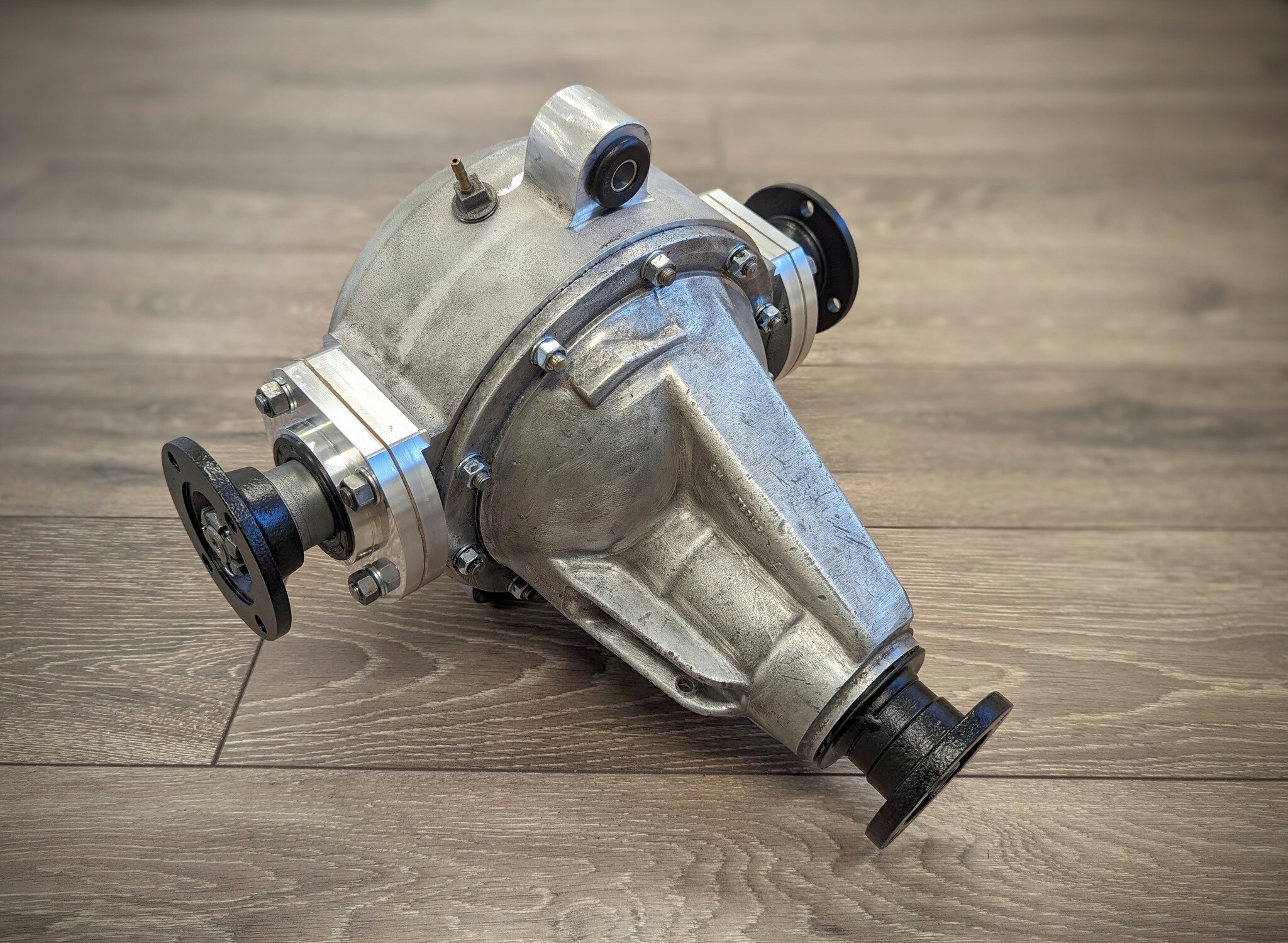 For Sale - TVR Grantura MK3 standard diff unit with 4.1:1 ratio, featuring a brand new TVR cast aluminium case, new oil seals, bearings and polyurethane mounting bushes. We can also rebuild your old diff or supply you with a new TVR case.

Visit www.