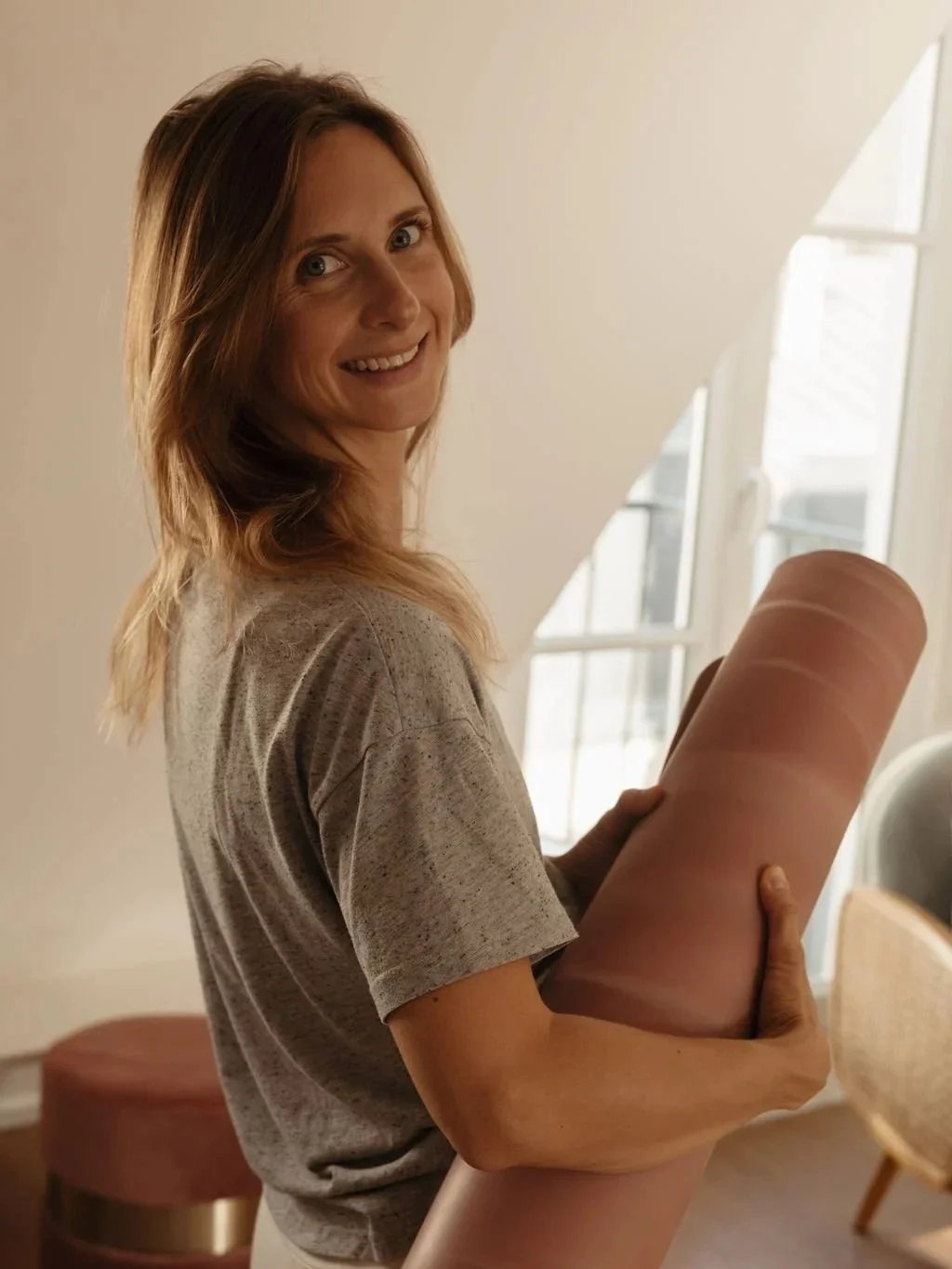 Sarah Zipper professeure de yoga hormonal pour femmes, approche holistique naturopathie Paris