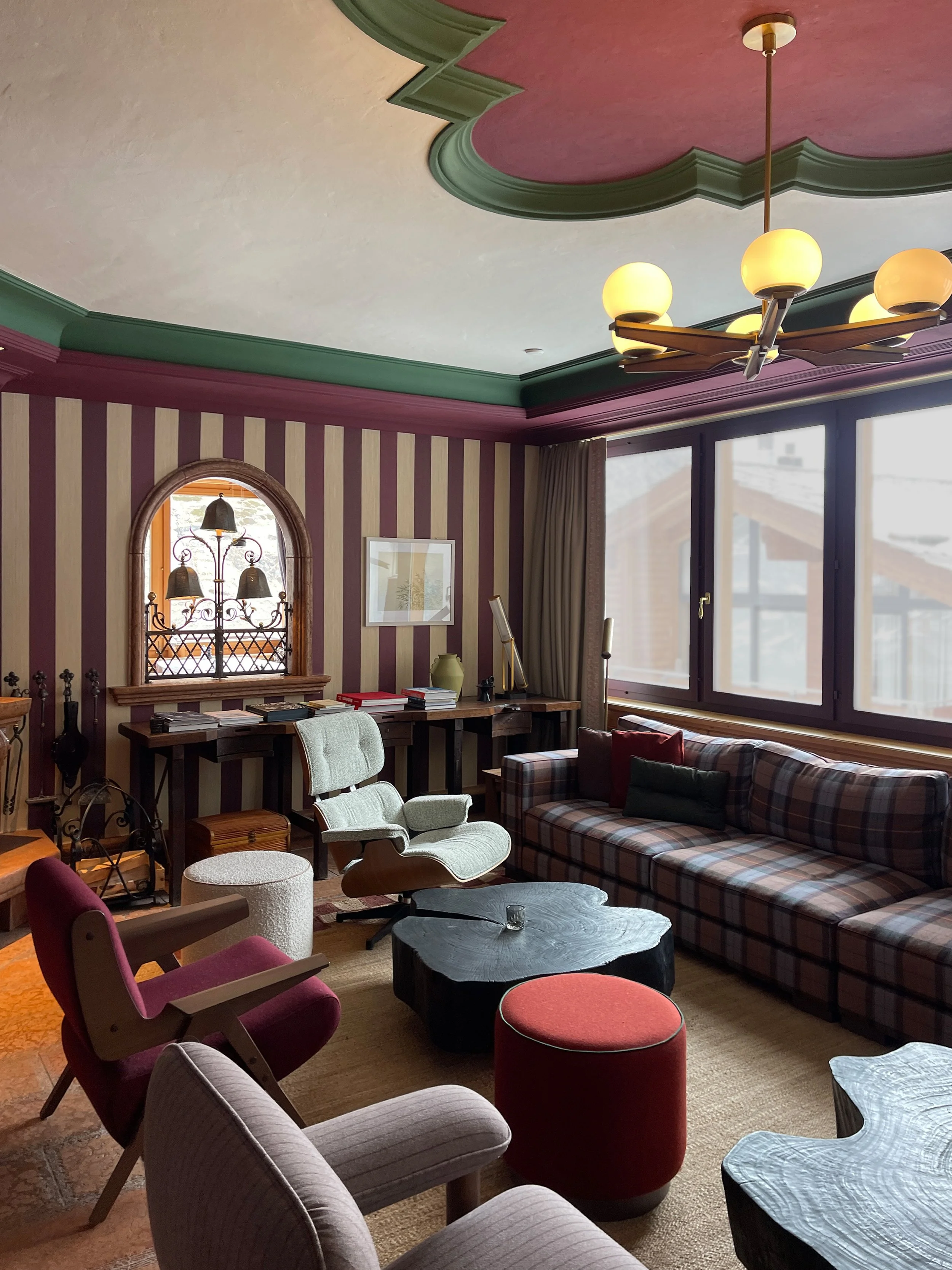 VMID_01B_Schönegg Kaminzimmer_S4.jpg