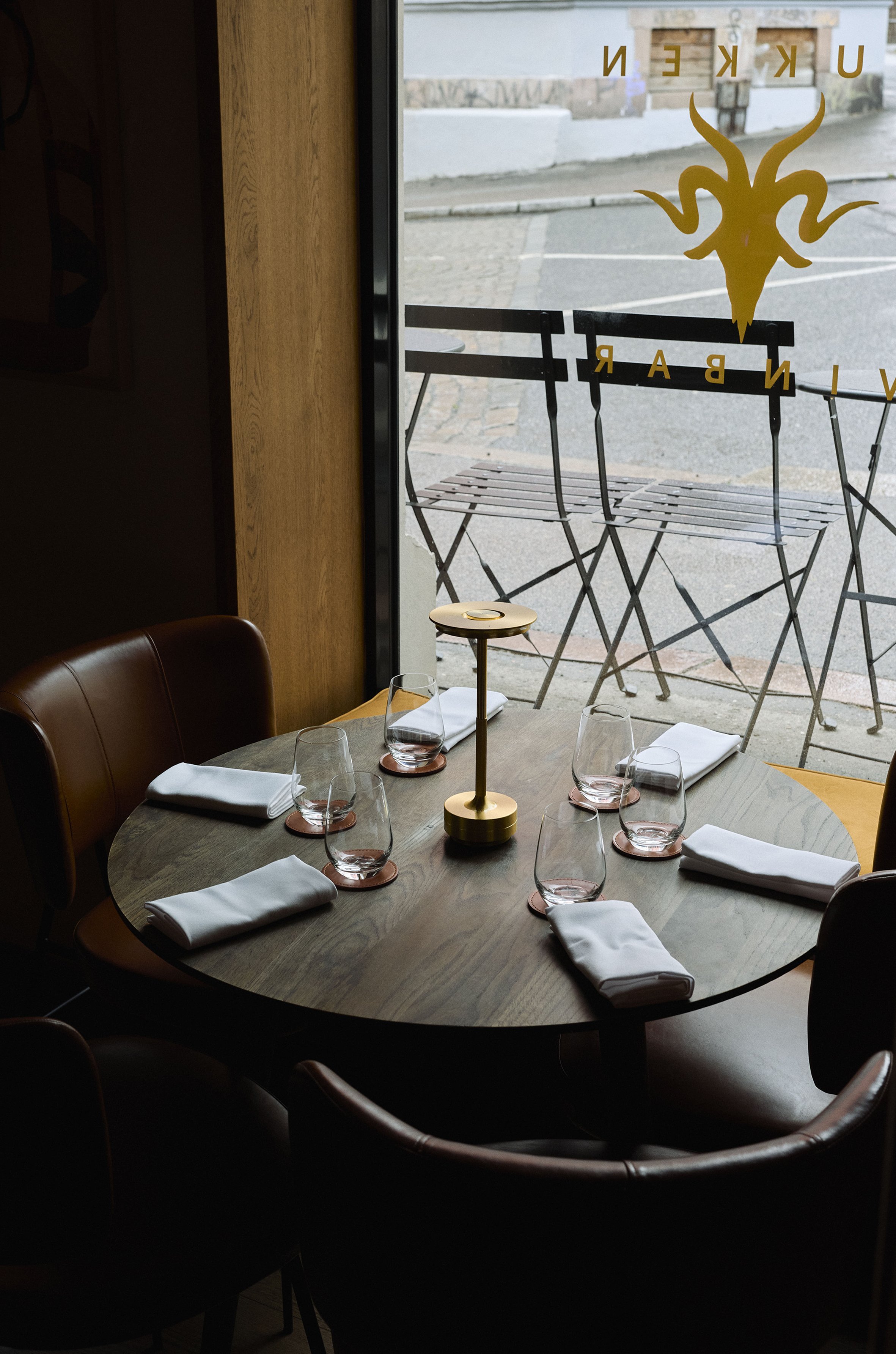 table_for_6.jpg