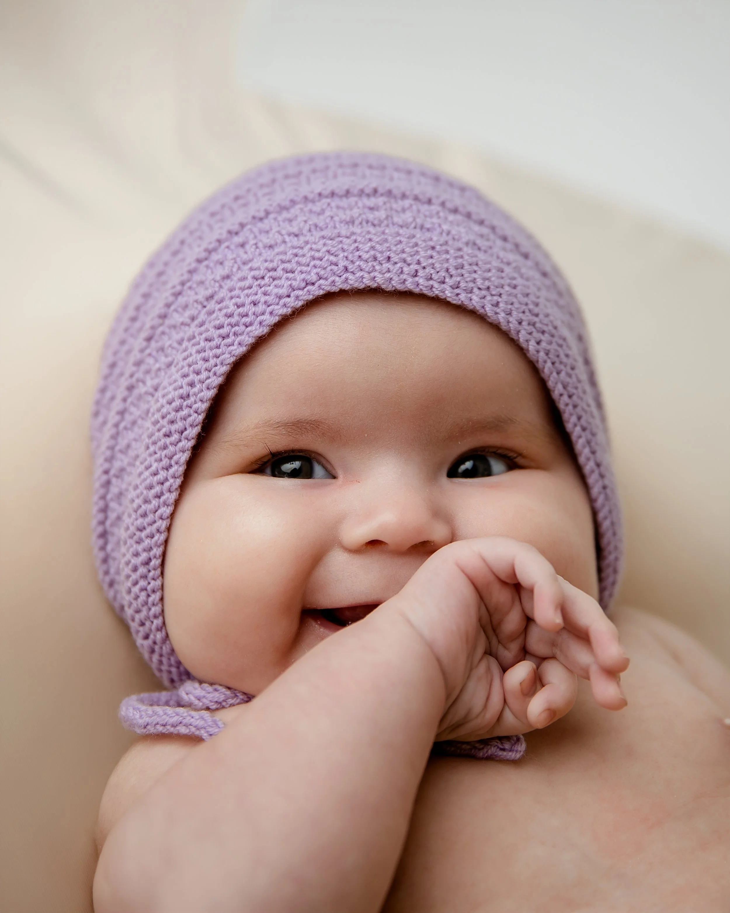 baby som ler-fotografering i bergen- nyfødtfoto i bergen.jpg