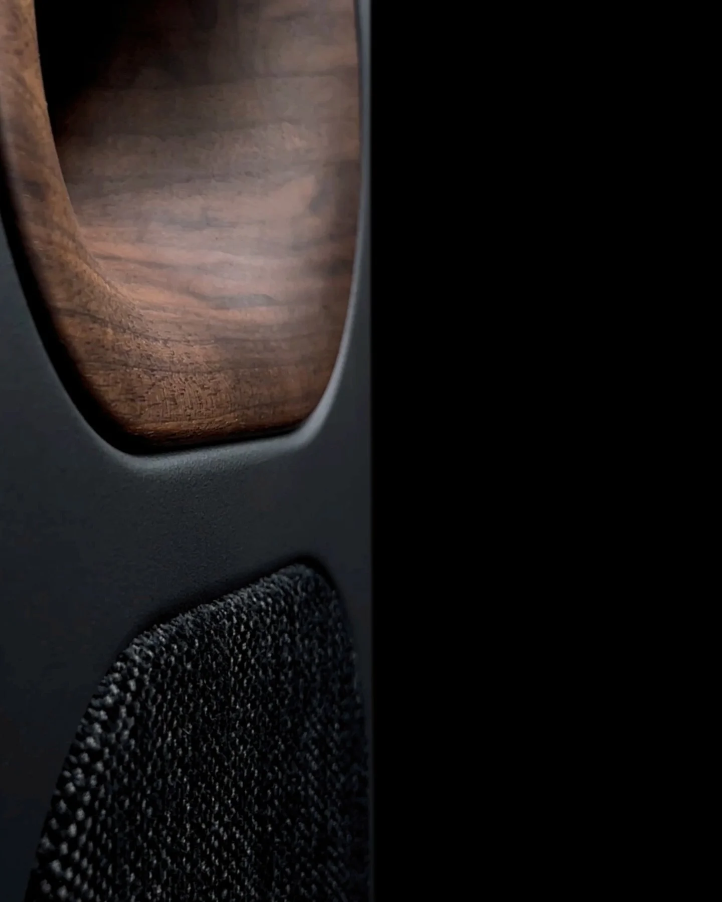 Details im Fokus. Die neue A-Serie von b&auml;rbox.

#b&auml;rbox #lautsprecher #holz #manufaktur #hifi #speaker #music #audio #music #sound #woodworking #audiophile #vinyl #homestudio #highend #musiclovers #highfidelity