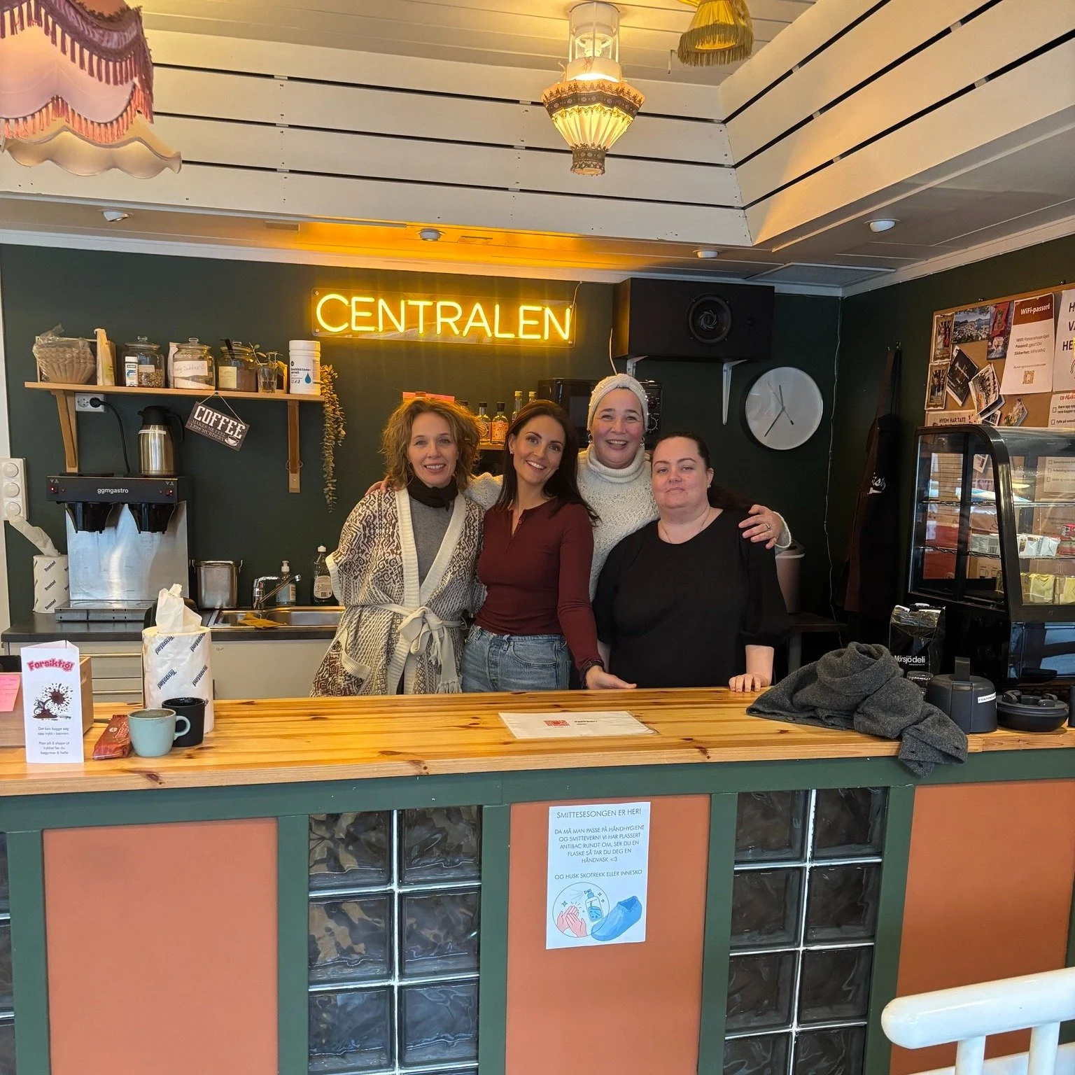 Lets talk about sex, baby!

Det er viktig &aring; snakke om seksuell helse. Altfor mange g&aring;r alene med sp&oslash;rsm&aring;l, usikkerhet eller skam &ndash; og nettopp derfor ville vi lage denne episoden. Du finner episoden p&aring; Spotify og A